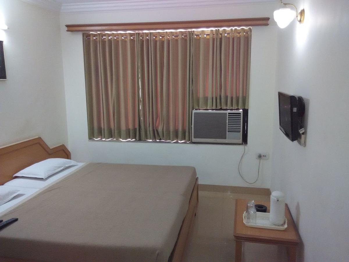 Hotel Galaxy 수라트 외부 사진